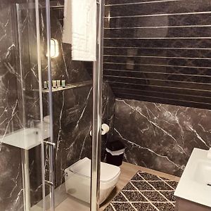 Queen Suite